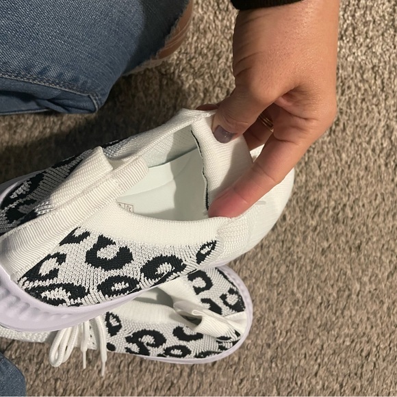 Brand new Casual sneaker/shoes - Picture 9 of 9